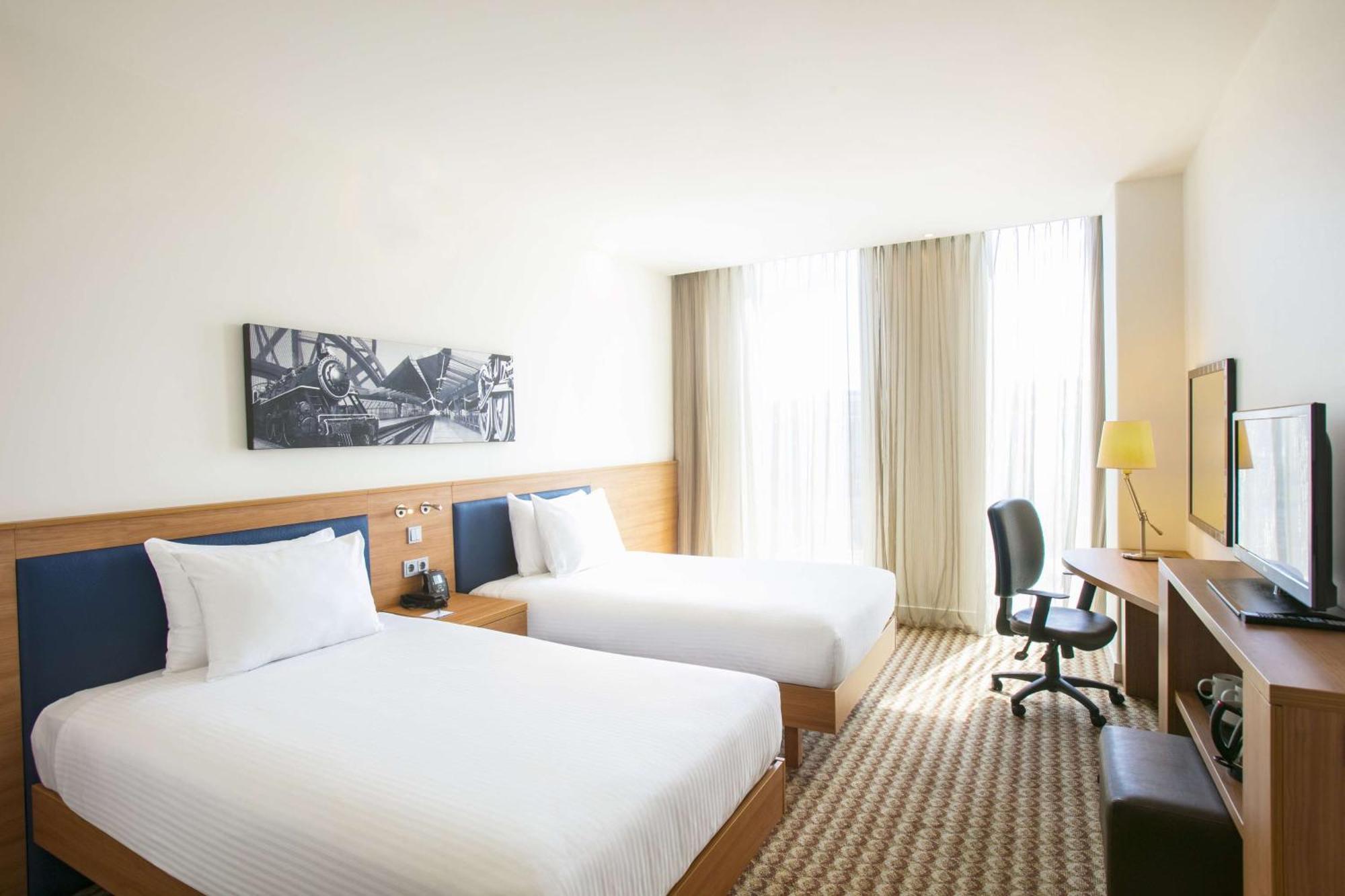 แฮมป์ตัน โฮเทล บาย ฮิลตัน อัมสเตอร์ดัม อารีน่า Hotel ภายนอก รูปภาพ