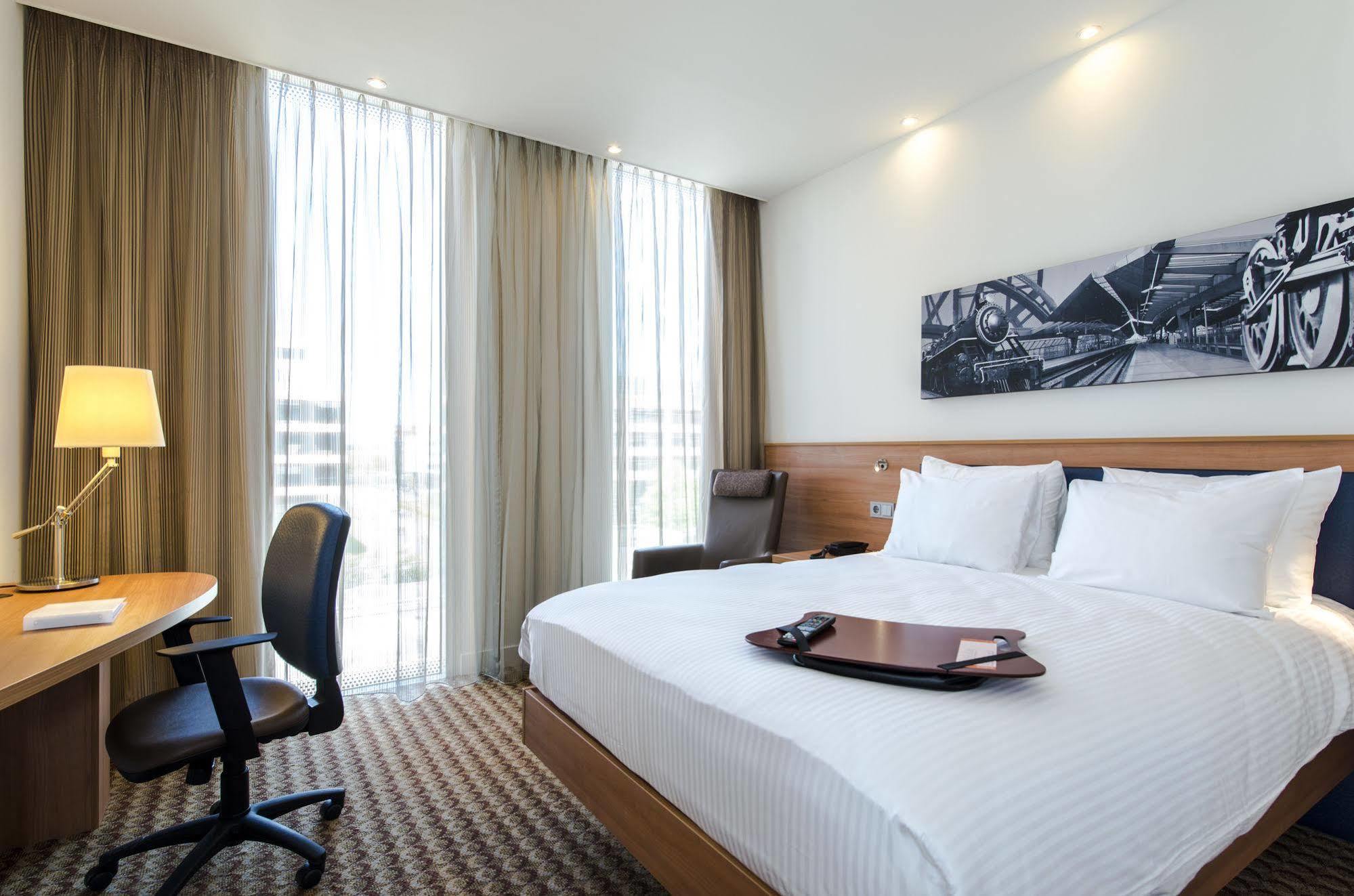 แฮมป์ตัน โฮเทล บาย ฮิลตัน อัมสเตอร์ดัม อารีน่า Hotel ภายนอก รูปภาพ